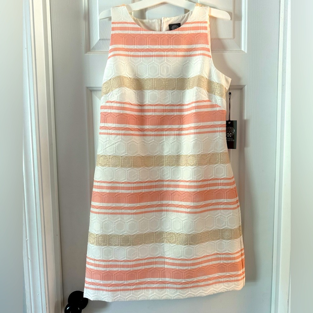 Vince Camuto Sleeveless Honeycomb Jacquard in 
Coral and White